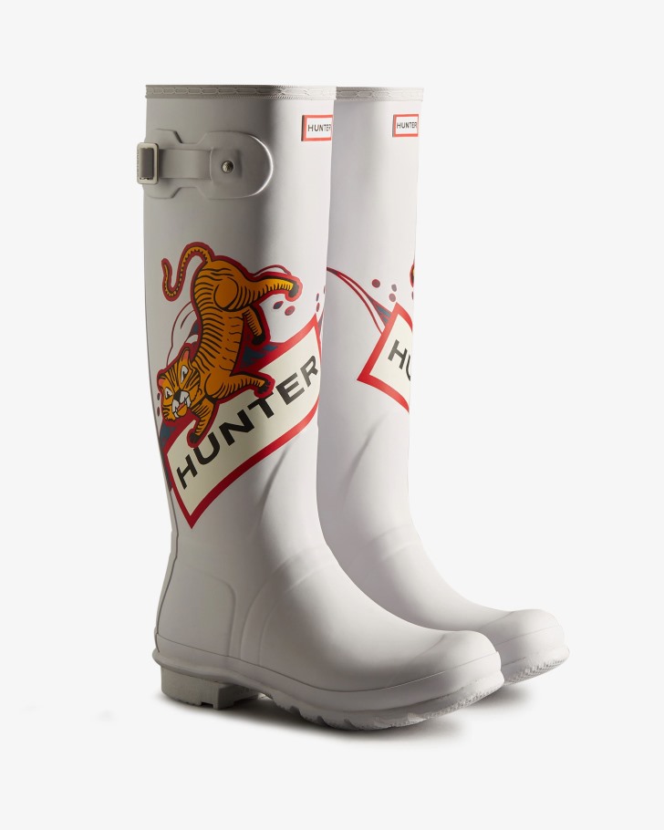 Hunter Women's Lunar New Year Large Tiger Logo Tall Rain Boots Spurrey White